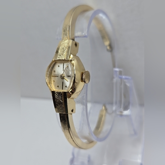 Womens Vintage 1965 Timex Cavatina Manual Watch Yellow Florentine Bangle Runs main image 4